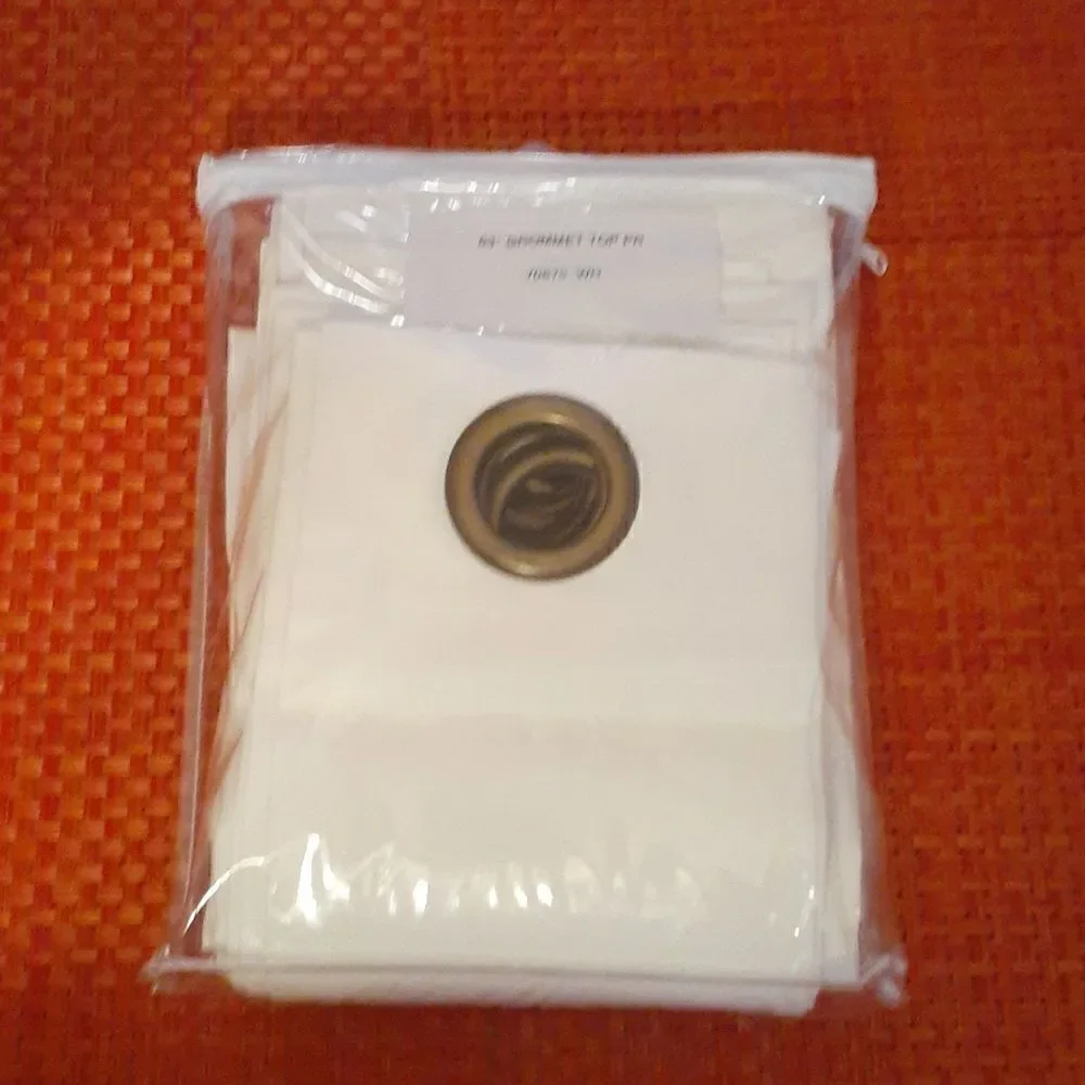 New One Pair White Thermalogic Curtains 80